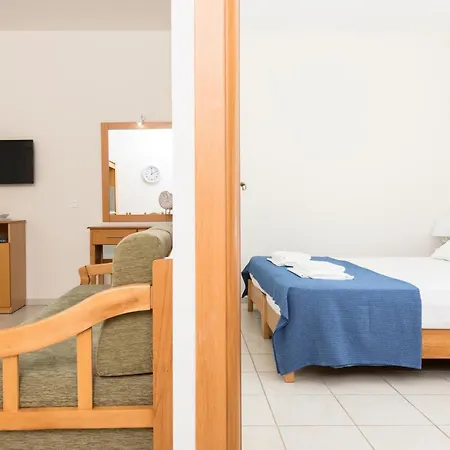 Hotel apartamentowy Elena Nina 4*