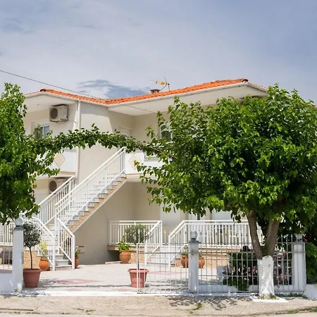 Elena Nina 스칼라 포타미아스