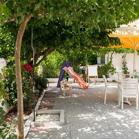 Elena Nina Hotel apartamentowy